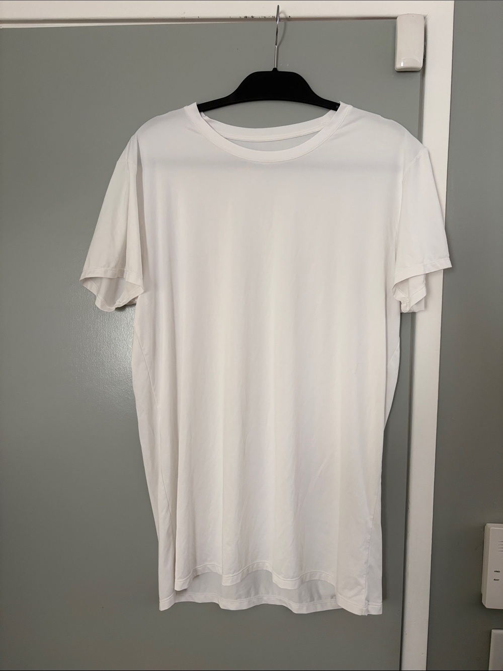 Uniqlo AIRism - white activewear t-shirt, size xl, 88% polyester